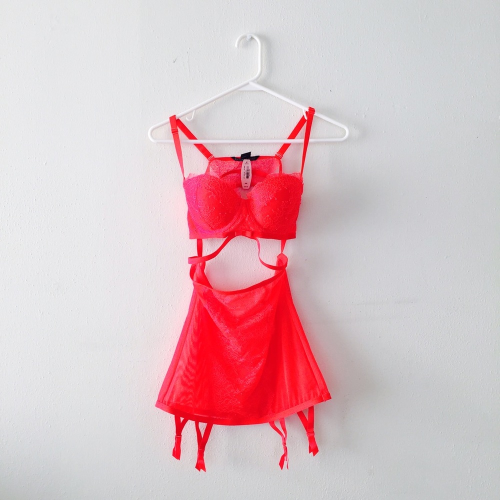 NWT VS Strappy chemise with garter straps